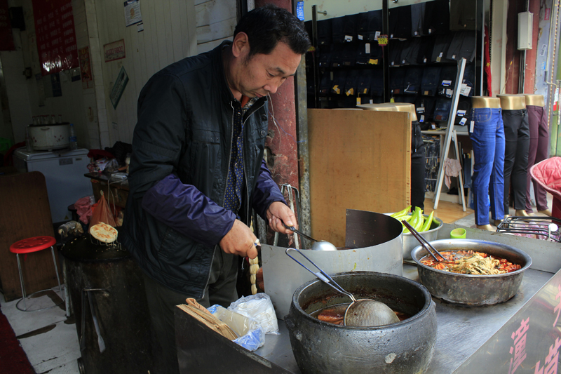 2017-03-30_160557 china-2017.jpg - Luoyang - Altstadt